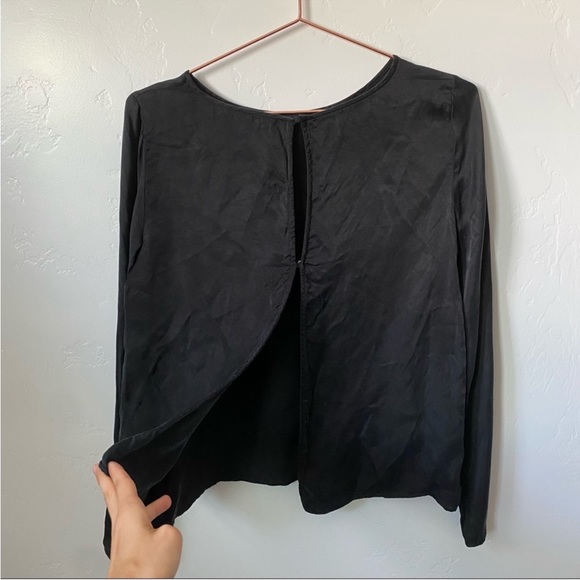 Wilfred Free black open button back cupro blouse - Picture 2 of 6
